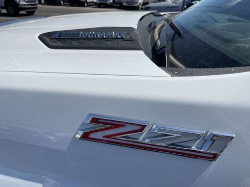 Used 2025 Chevrolet Silverado 2500 LT image 3