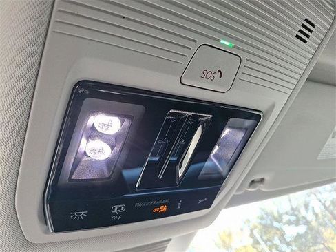 Used 2026 Volkswagen Tiguan SE image 19