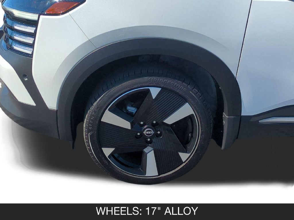 Used 2025 Nissan Kicks SR FWD image 11