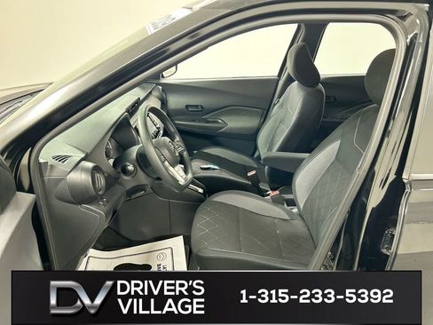 Used 2019 Nissan Kicks S FWD image 9