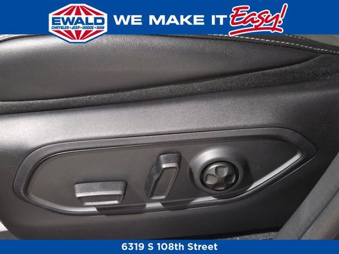 New 2026 Jeep Grand Cherokee Altitude image 28