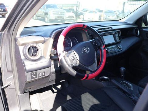 Used 2013 Toyota RAV4 XLE w/ Preferred Accessory Pkg FWD image 17