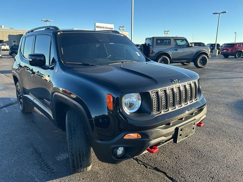 Used 2023 Jeep Renegade Trailhawk image 3