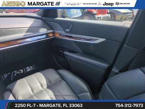 Used 2024 BMW 740i RWD image 17