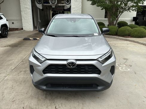Used 2023 Toyota RAV4 LE FWD image 3