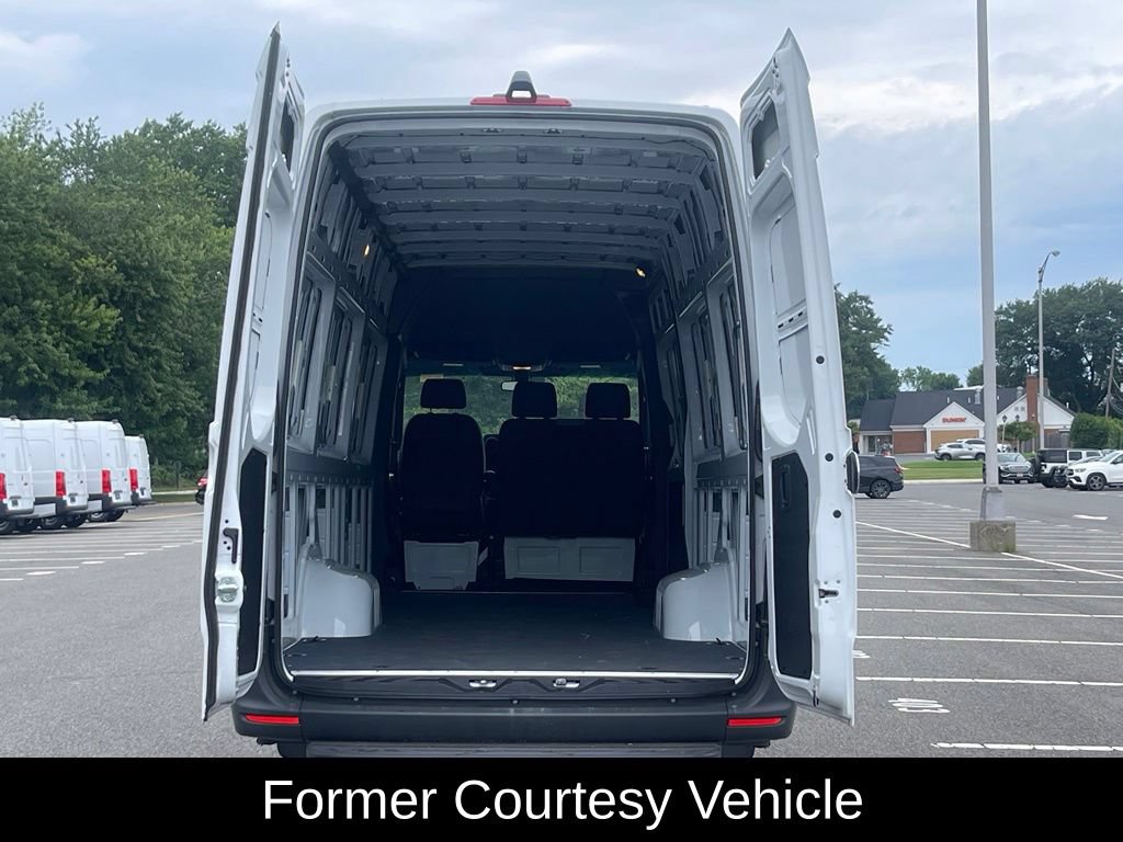 Used 2025 Mercedes-Benz Sprinter 3500 image 5