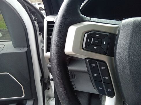 Used 2020 Ford F150 Lariat w/ Equipment Group 502A Luxury image 17