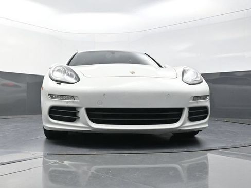 Used 2016 Porsche Panamera 4 AWD/4WD image 32