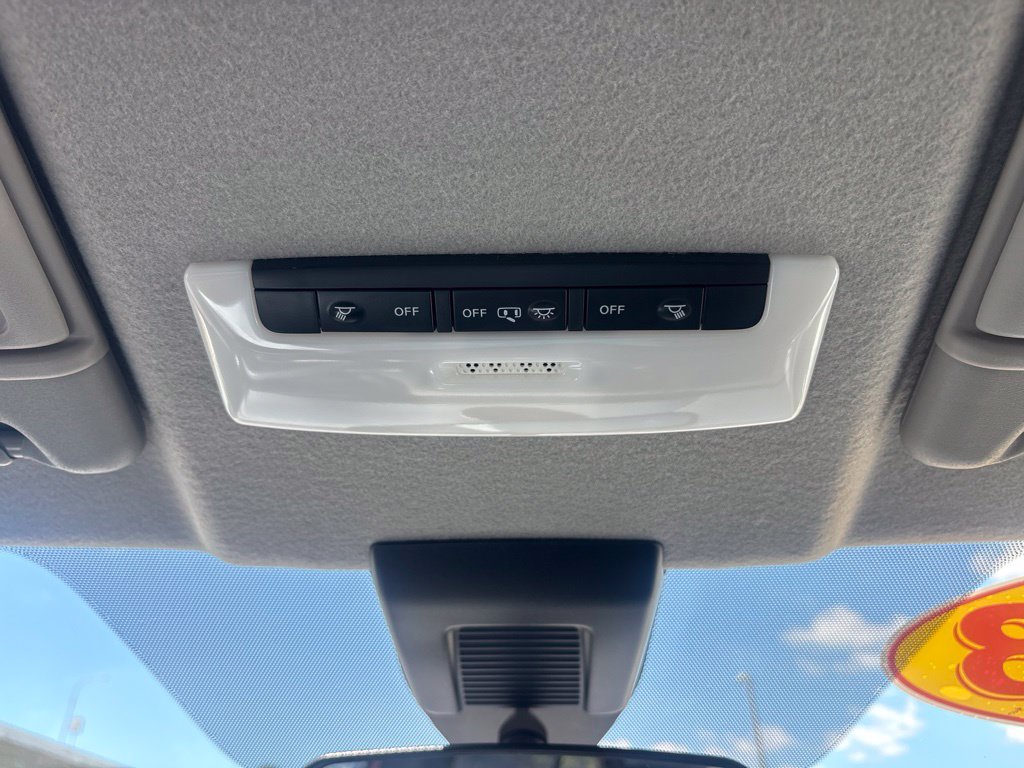Used 2023 Nissan Kicks SR FWD image 28