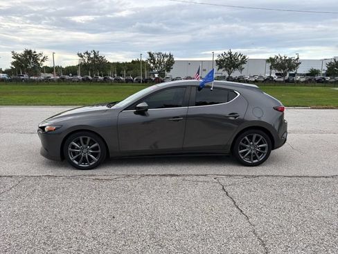 Used 2019 MAZDA MAZDA3 AWD Hatchback w/ Preferred Pkg image 4