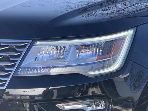 Used 2018 Ford Explorer Platinum image 6