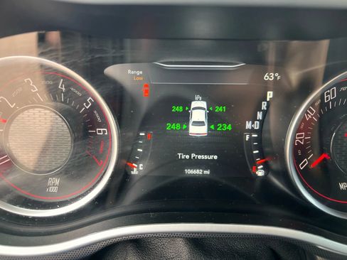 Used 2017 Dodge Challenger GT w/ GT Interior Package image 32