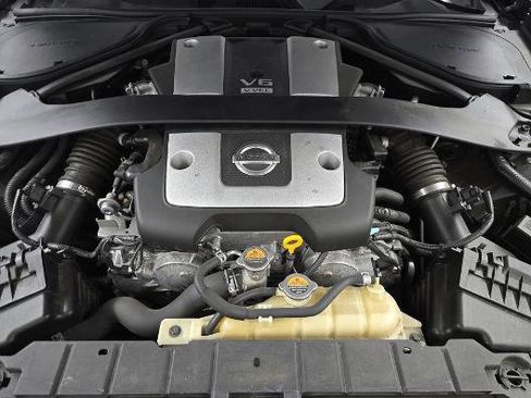 Used 2019 Nissan 370Z Touring Sport RWD image 12
