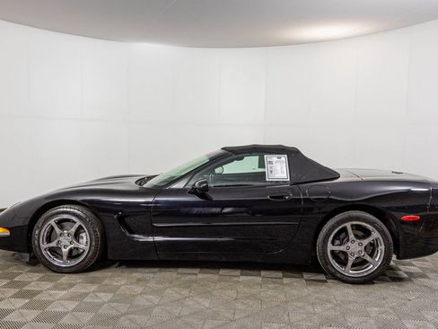 Used 2000 Chevrolet Corvette Convertible w/ Memory Pkg RWD image 16