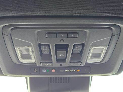 Used 2023 Chevrolet Silverado 1500 High Country w/ High Country Premium Package AWD/4WD image 35