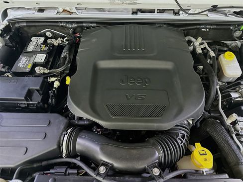 Used 2018 Jeep Wrangler Unlimited Rubicon image 32