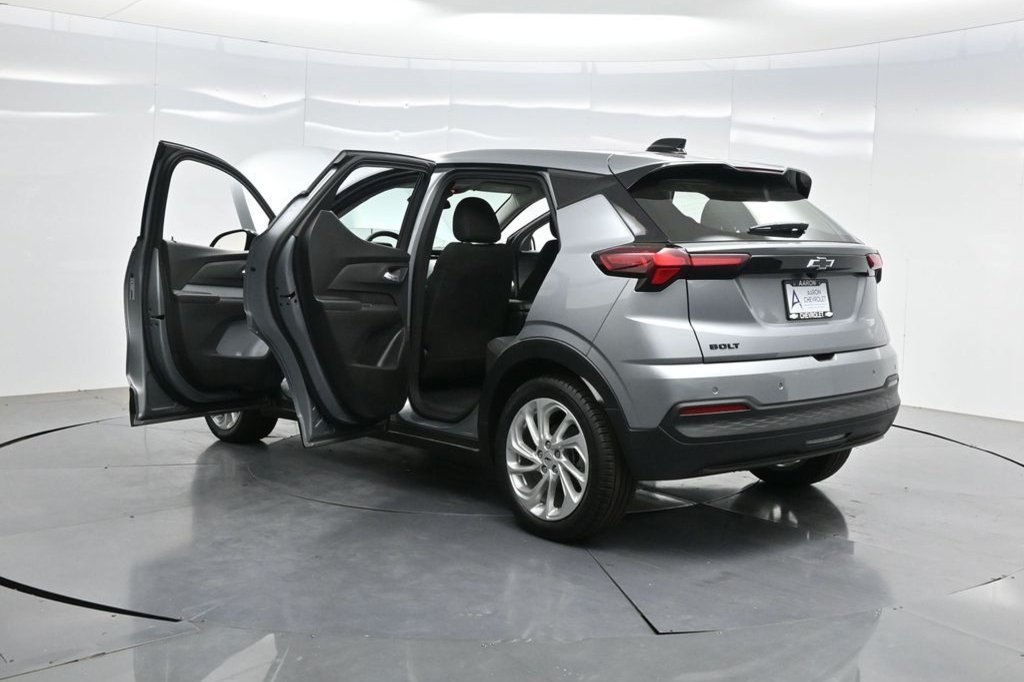 Used 2027 Chevrolet Bolt LT w/ Comfort Package FWD image 51