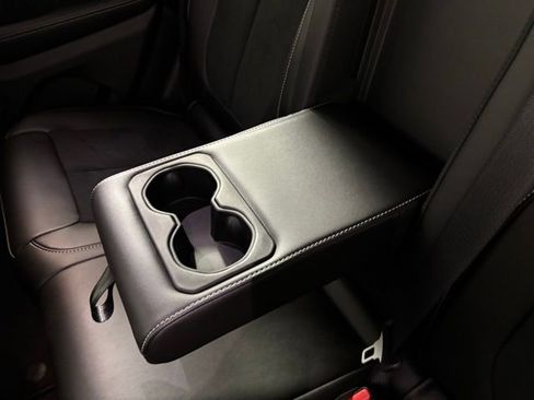 New 2025 Jeep Grand Cherokee Altitude image 28