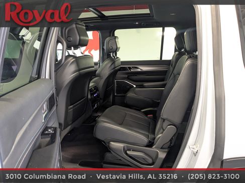 Used 2023 Jeep Wagoneer Series II image 17