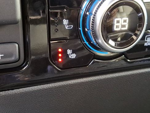 Certified 2025 GMC Sierra 2500 SLT w/ SLT Convenience Package image 24