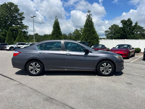 Used 2015 Honda Accord LX image 9