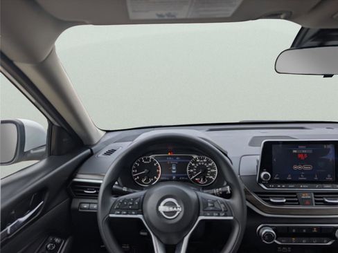 Used 2023 Nissan Altima 2.5 SV image 28