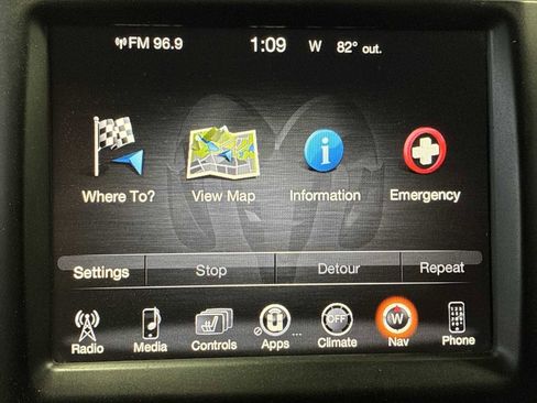 Used 2014 RAM 1500 Laramie w/ Convenience Group image 20