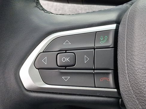 Used 2022 Jeep Compass Latitude w/ Sun and Sound Group image 22