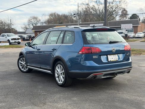 Used 2017 Volkswagen Golf Alltrack S image 5