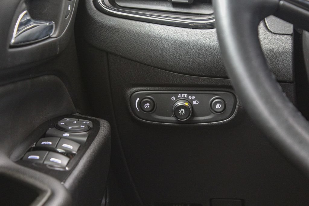 Used 2023 Chevrolet Equinox Premier AWD/4WD image 26