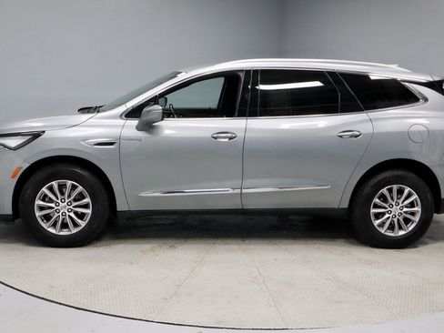 Used 2024 Buick Enclave Premium image 9