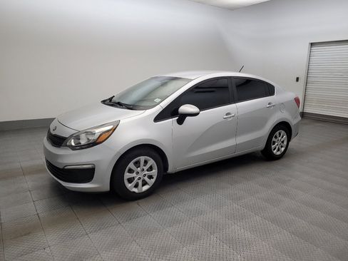 Used 2017 Kia Rio LX w/ Power Package FWD image 2