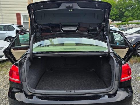 Used 2012 Volkswagen Passat 3.6 SEL Premium image 12
