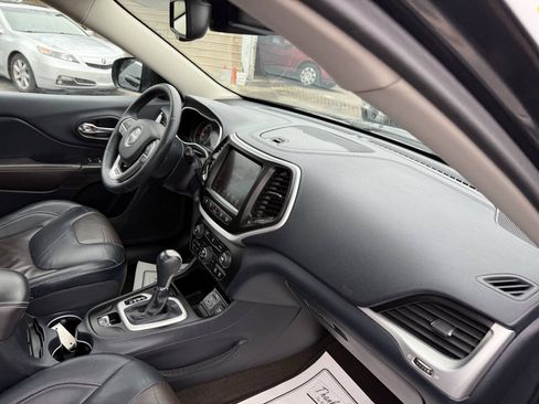 Used 2014 Jeep Cherokee Limited w/ Technology Group FWD image 11