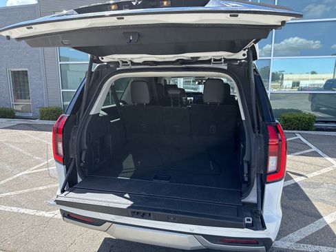 Used 2025 Ford Expedition Max Platinum image 16