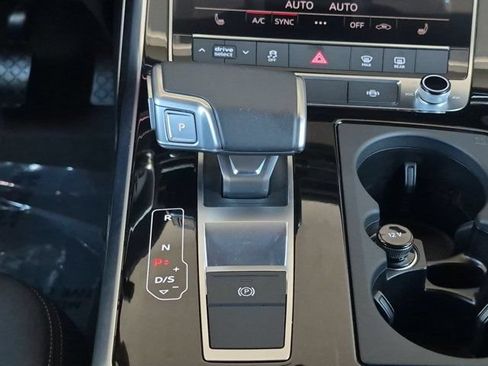 Certified 2026 Audi Q7 2.0T Premium AWD/4WD image 12