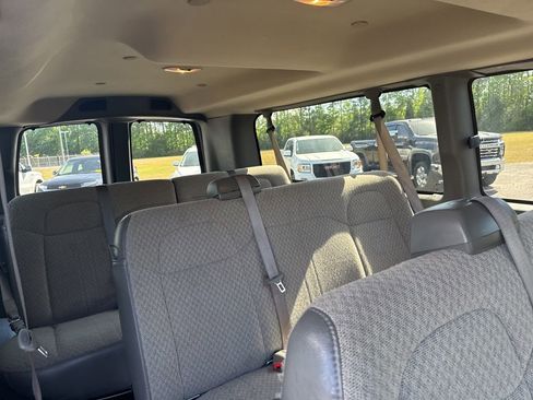 Used 2024 Chevrolet Express 3500 LT w/ LT Preferred Equipment Group image 7