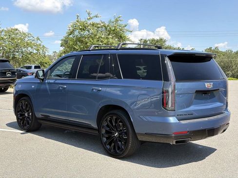 Used 2025 Cadillac Escalade Sport Platinum w/ LPO, ONYX Package AWD/4WD image 3