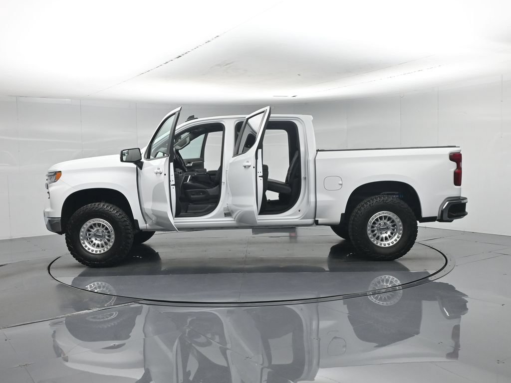 Used 2023 Chevrolet Silverado 1500 LT RWD image 38