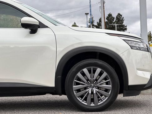 Used 2024 Nissan Pathfinder SL w/ SL Premium Package image 35