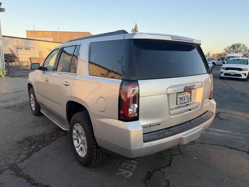 Used 2016 GMC Yukon SLT image 3
