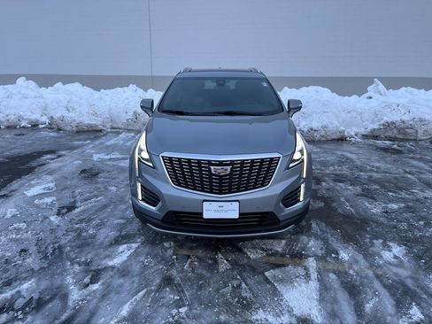 Used 2025 Cadillac XT5 Premium Luxury image 2