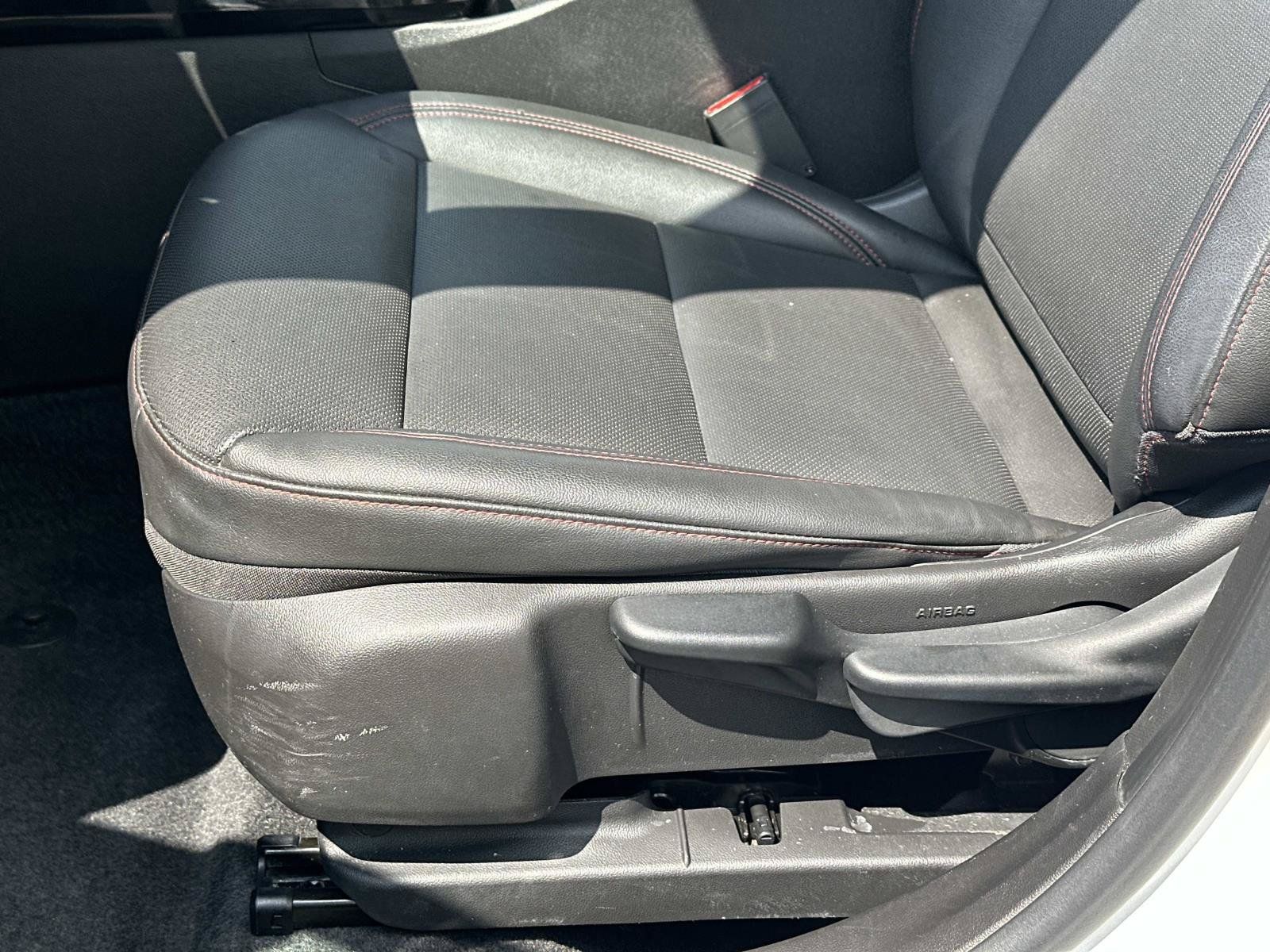Certified 2024 Chevrolet Trax RS w/ Sunroof Package FWD image 16