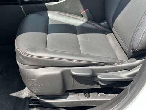 Certified 2024 Chevrolet Trax RS w/ Sunroof Package FWD image 16