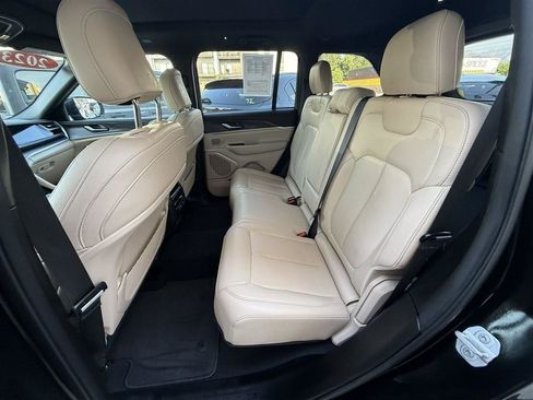 Used 2023 Jeep Grand Cherokee 4WD 4xe image 16