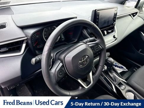 Used 2022 Toyota Corolla SE w/ SE Premium Package image 11