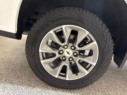 Used 2022 Chevrolet Silverado 1500 RST AWD/4WD image 33