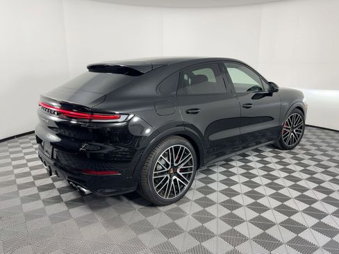 New 2025 Porsche Cayenne S AWD/4WD image 9