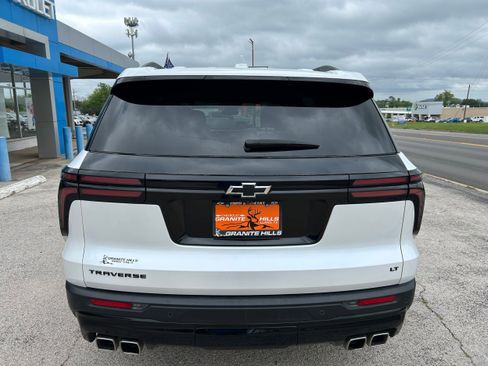 Used 2024 Chevrolet Traverse LT w/ Enhanced Driving Package FWD image 7
