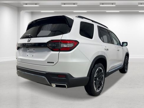 New 2026 Honda Pilot image 3